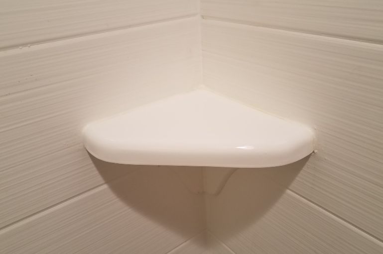Kệ phòng tắm bằng sứ
